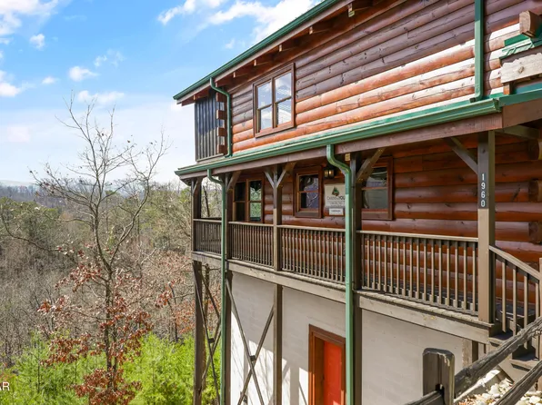 1960 E Mountain Way, Sevierville, TN 37876