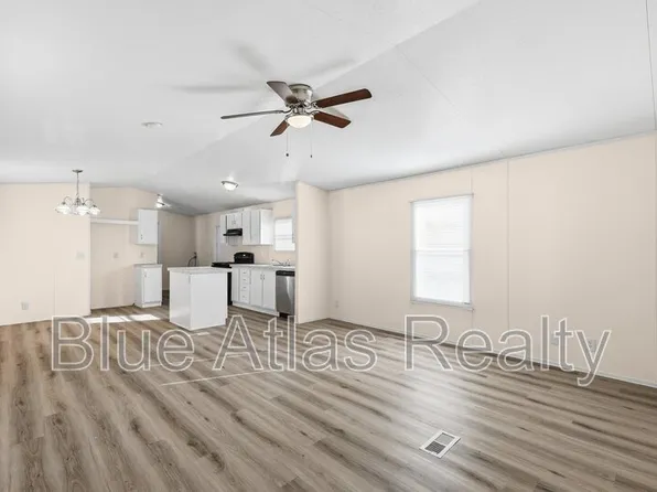 825 Dawn Light Dr, Arlington, TX 76001