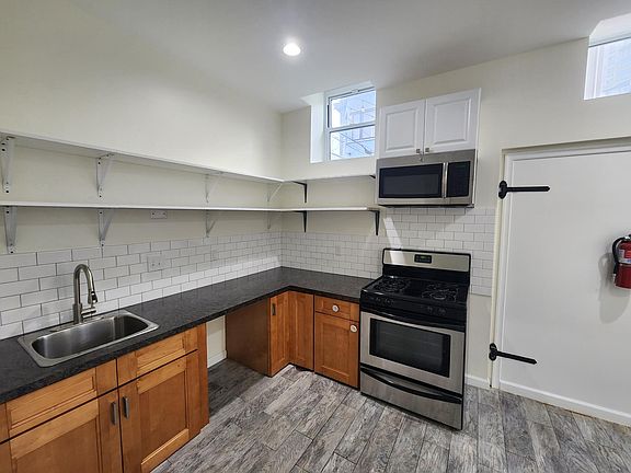 2nd image of 1732 Brandywine St #1