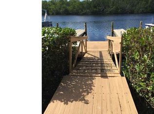 266 Newport Dr APT 306, Naples, FL 34114