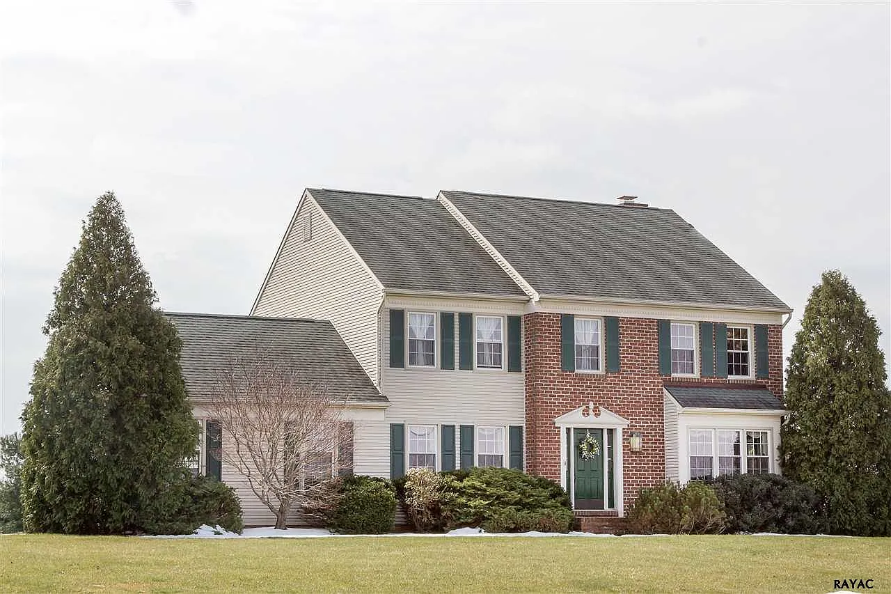 200 Fairview Dr photo 1