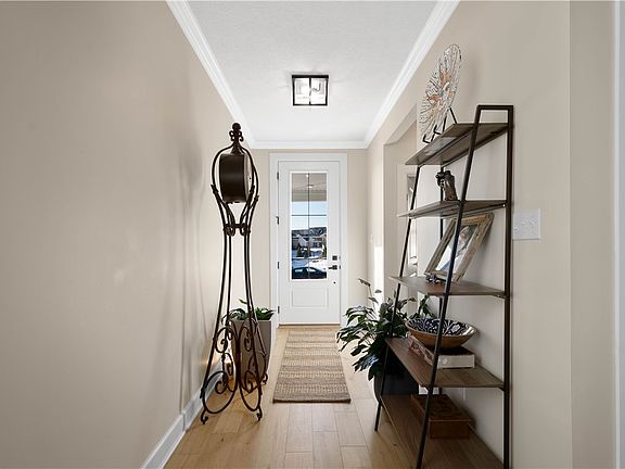 4th image of 133 Heather Dr
