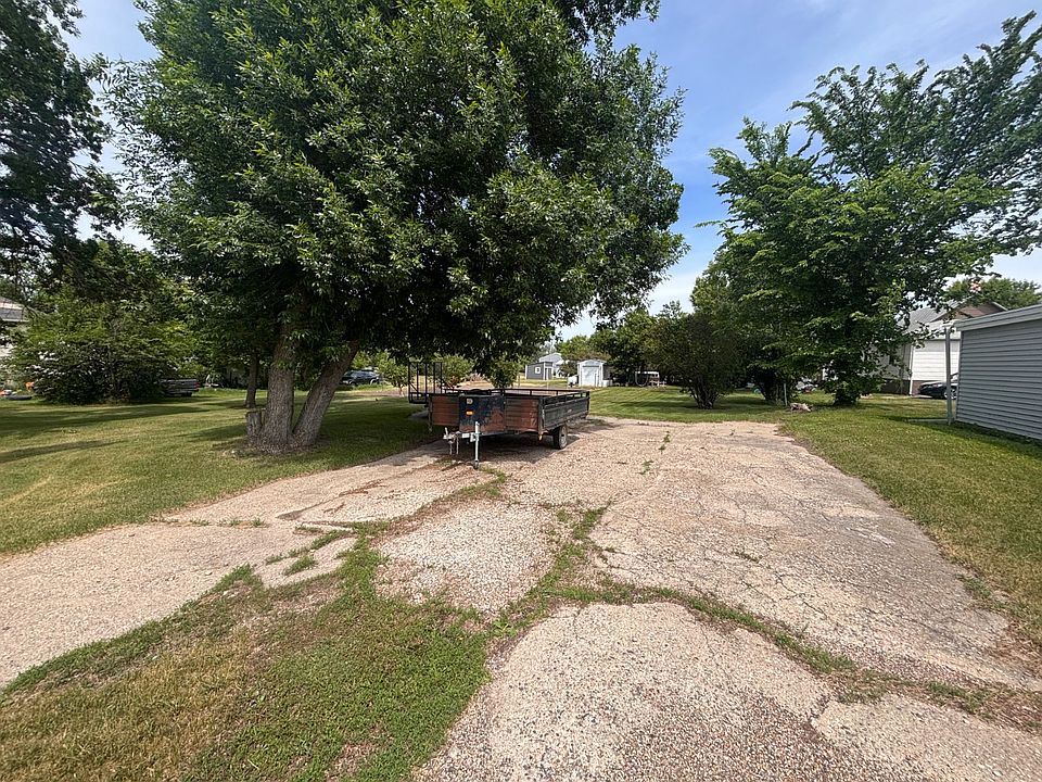 2nd image of 309 6th St N