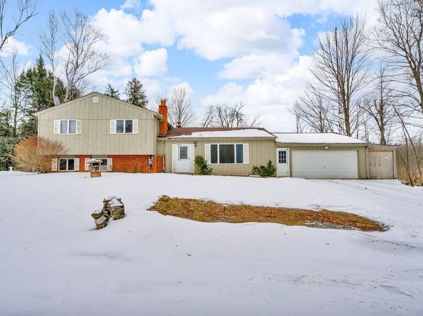 5706 Belle River Rd, Attica, MI 48412