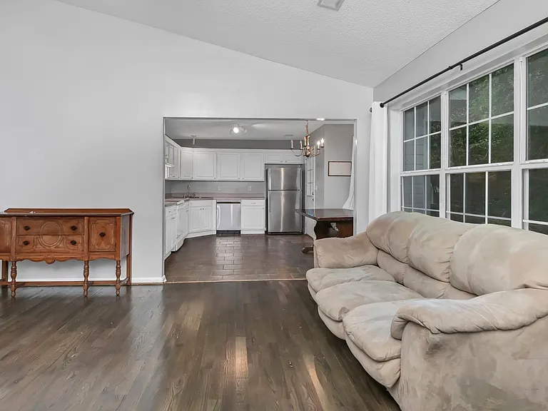 109 Gibson Forest Dr — Photo 7