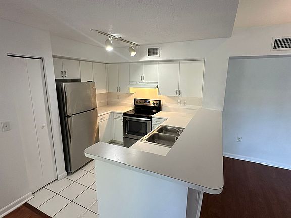 3rd image of 4848 N State Road 7 APT 306