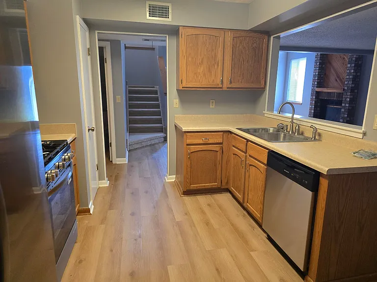 3929 Balsam Dr — Photo 5