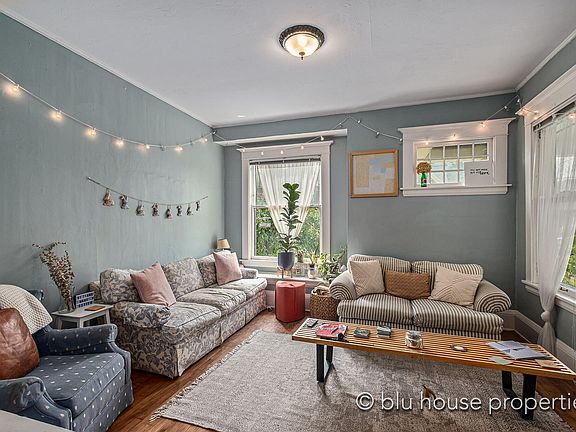 5th image of 228 James Ave SE