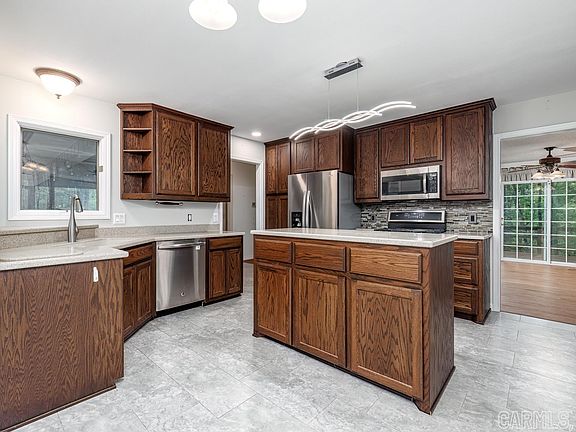 2nd image of 8 Mirlo Ln