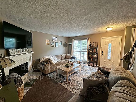 3rd image of 6502 Morning Glen Ct