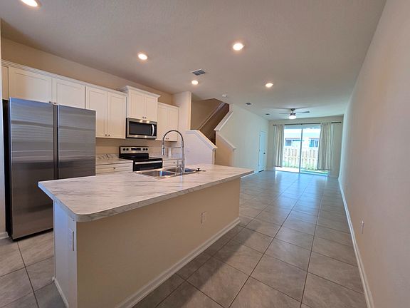 2nd image of 98 Red House Cir