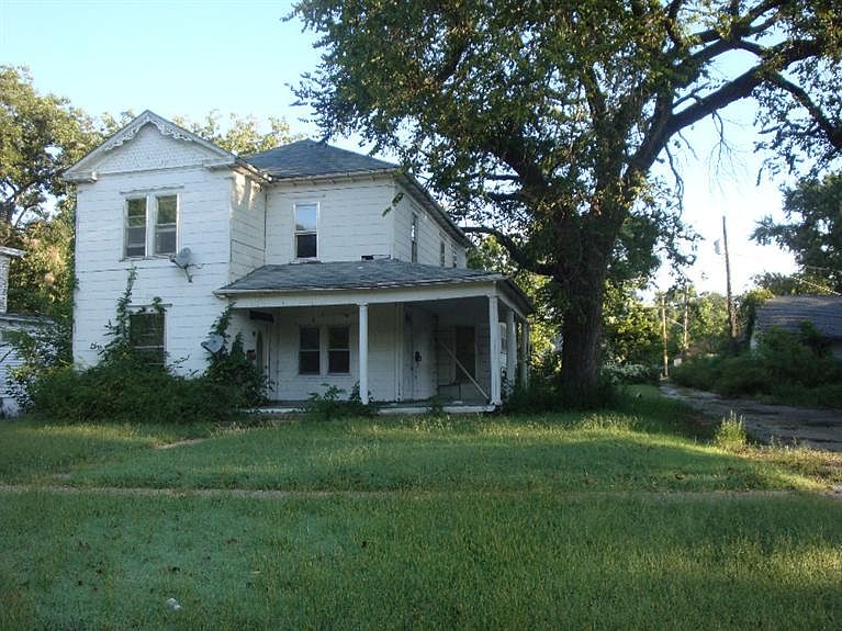 2nd image of 512 W Myrtle St