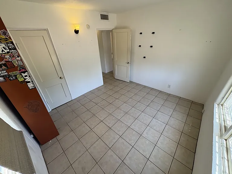 1317 N Dodge Blvd — Photo 20