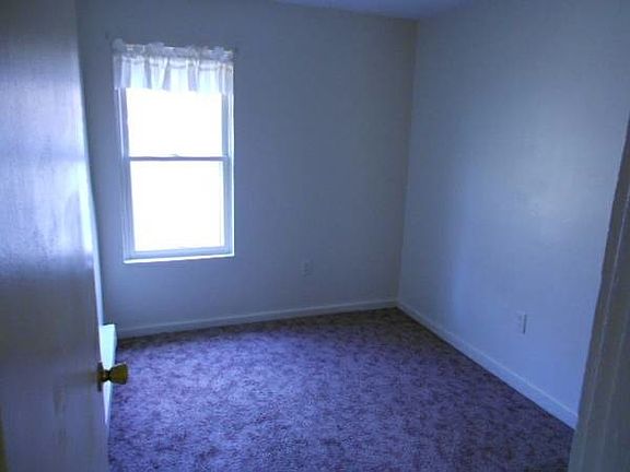 3rd image of 45 Vernon Ave APT 5
