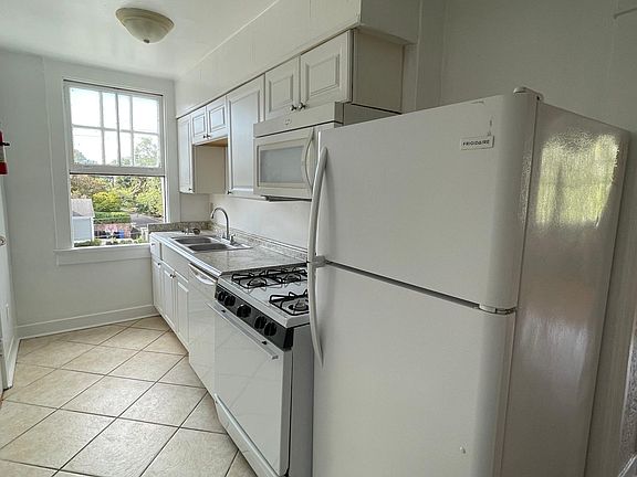 5th image of 3300 Prytania St #10