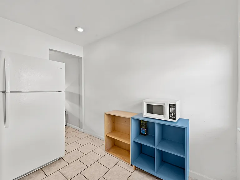 1127 NE 5th Ave #4 — Photo 14