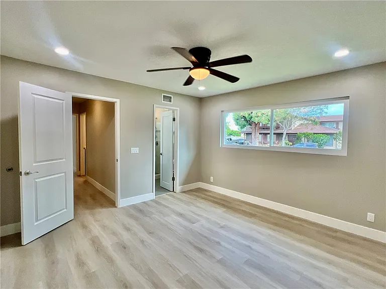 724 N Morgan St #A — Photo 15