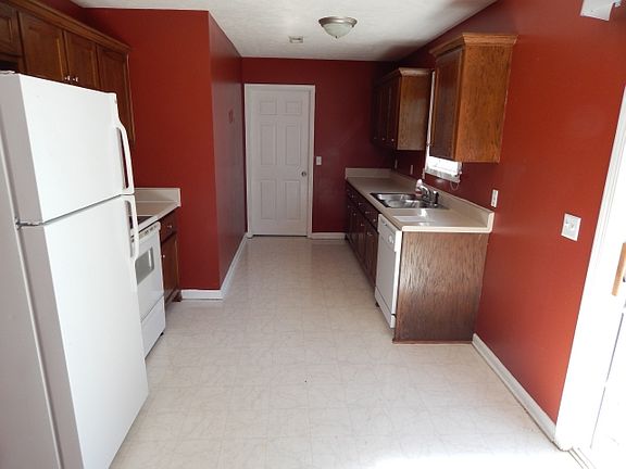 3rd image of 2520 Lismore Dr