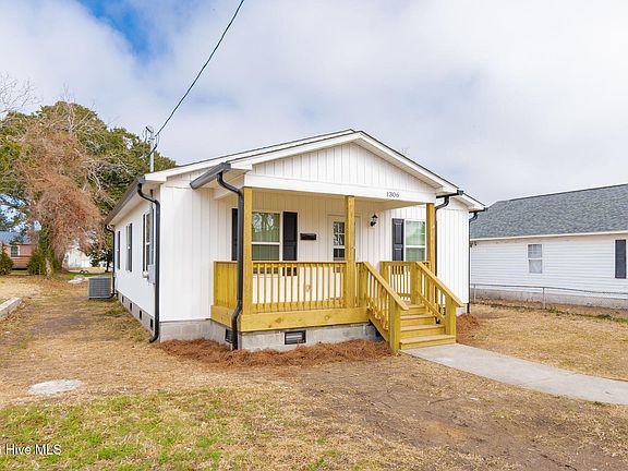 2nd image of 1306 Fisher Street