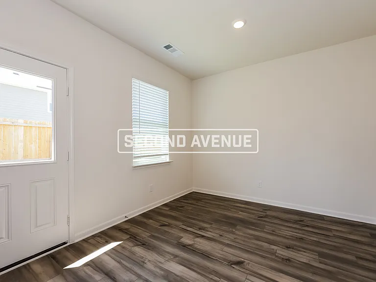 1329 Woodwinds Dr — Photo 5