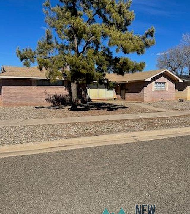 1st image of 924 W Christopher Dr
