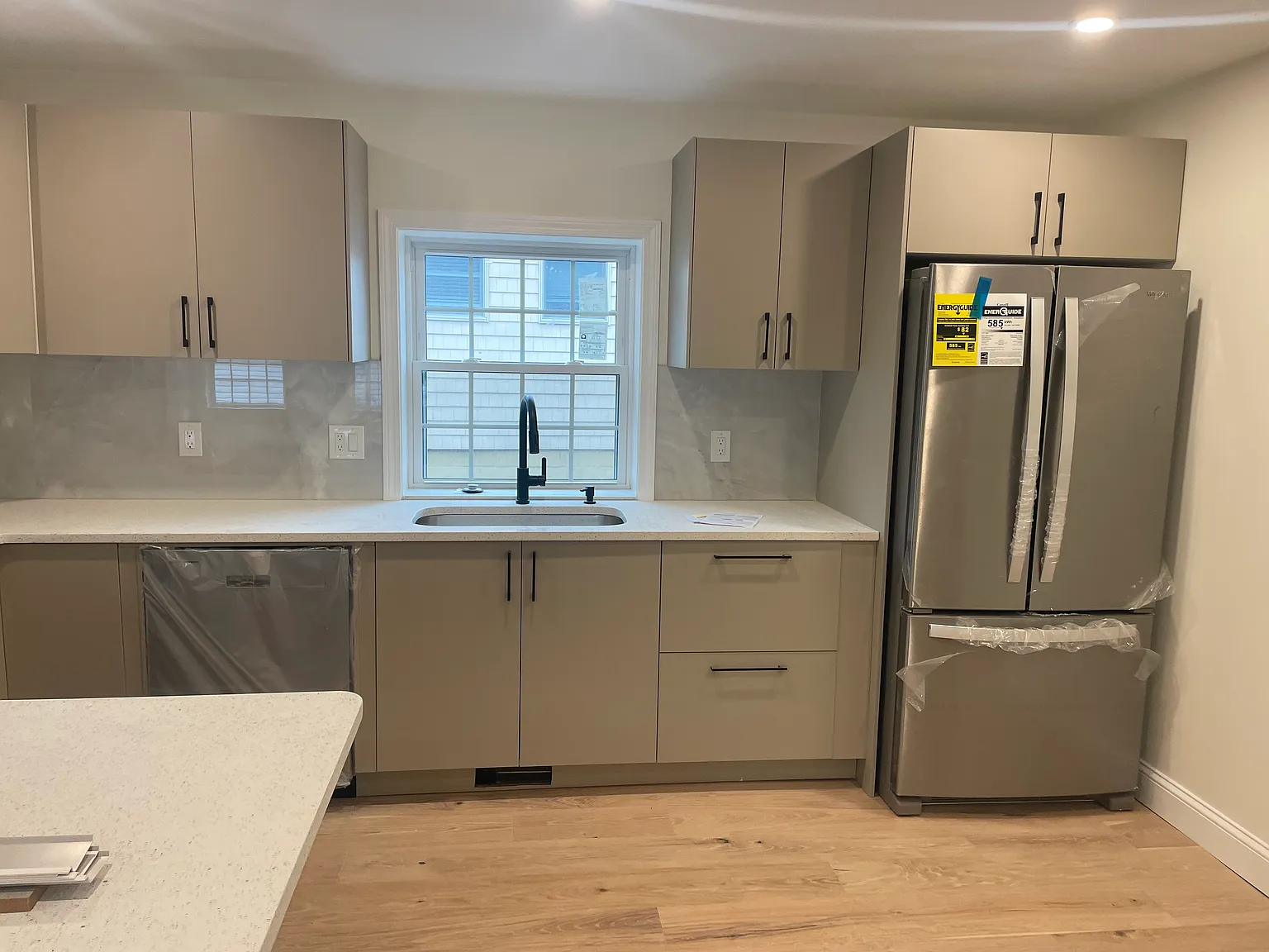 1 bed, 850 sqft, $3,000 — Photo 3