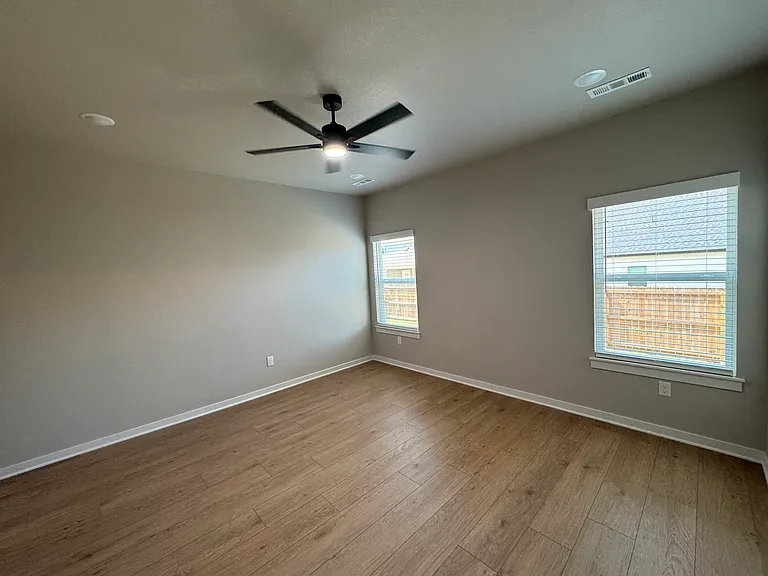 5910 SW Desert Ave — Photo 11