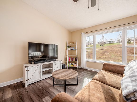 4th image of 2050 Harden Dr