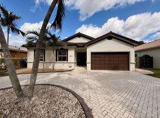 8835 NW 168th St, Miami Lakes, FL 33018