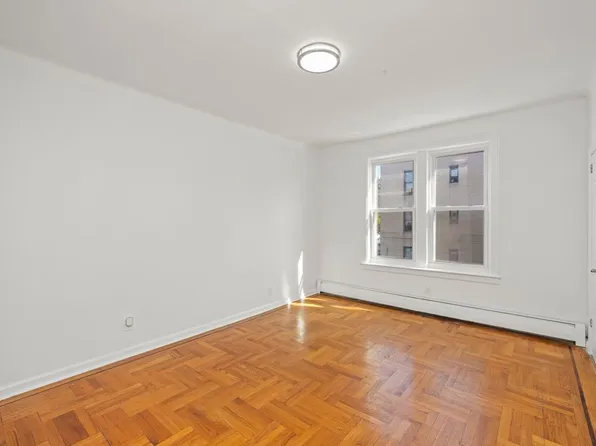 248 Avenue P image 15 of 51