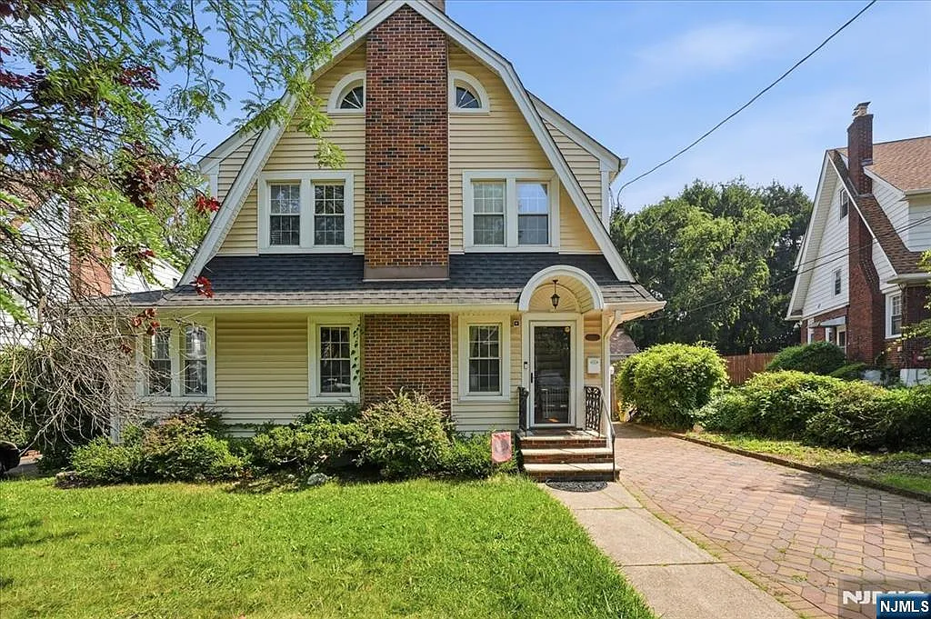 3 bed, 1.5 bath, $4,500 — Photo 1