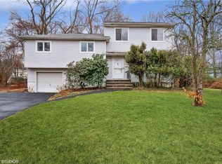 5 Poplar St, Nanuet, NY 10954