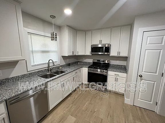 4th image of 226 Jasmine Dr