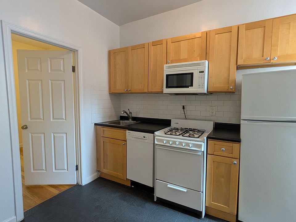 1st image of 220 E 78th St APT 16
