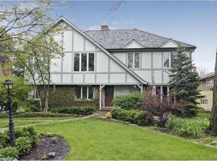 402 Briargate Ter, Hinsdale, IL