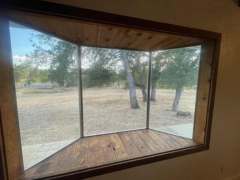 10575 Leslye Ln — Photo 8