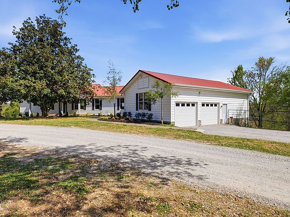 3rd image of 579 Ford Rd