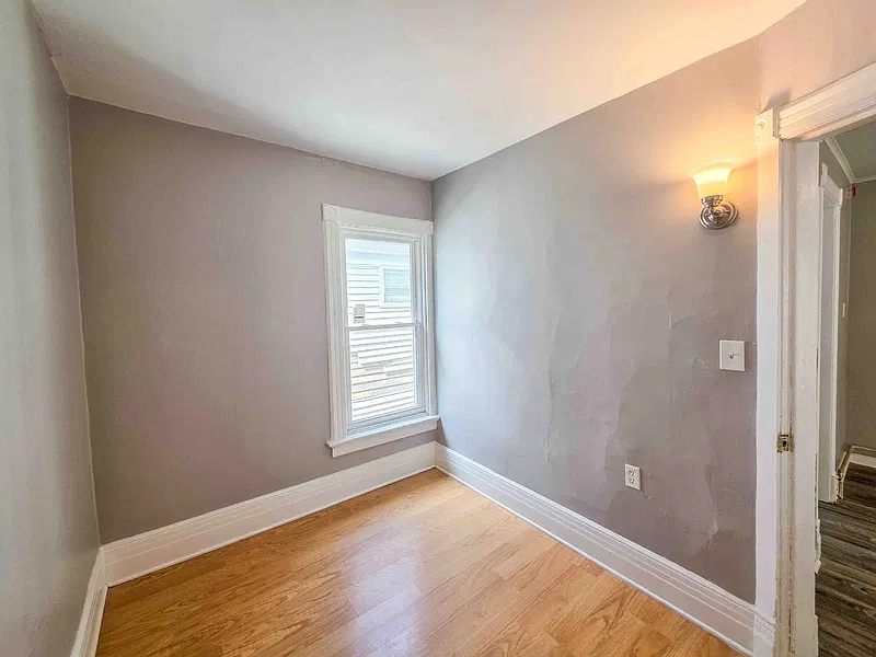 3 bed, 1.0 bath, $1,250 — Photo 4