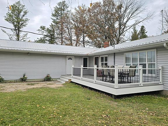 3rd image of 3414 County Road 32 S