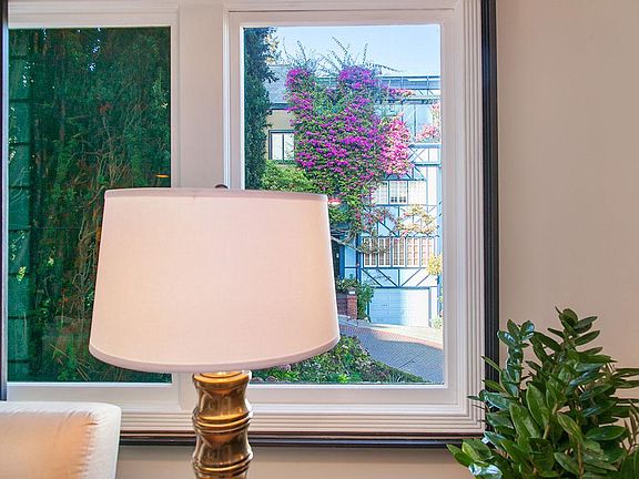 3rd image of 1049 Lombard St