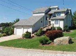 74 Pasture View Ln, Cranston, RI 02921