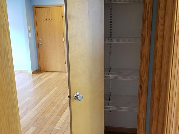 5th image of 4800 Grove St APT 2E