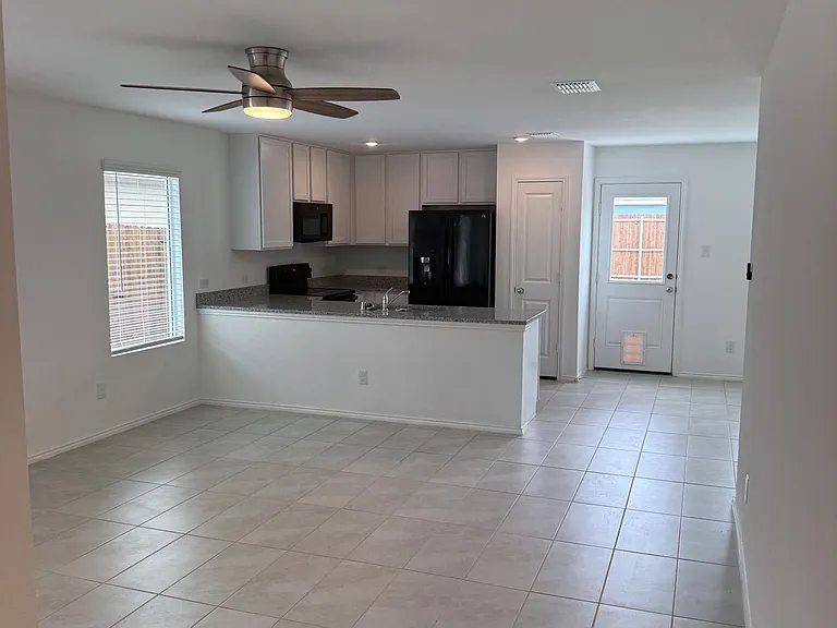 319 Ashbrook Way — Photo 12