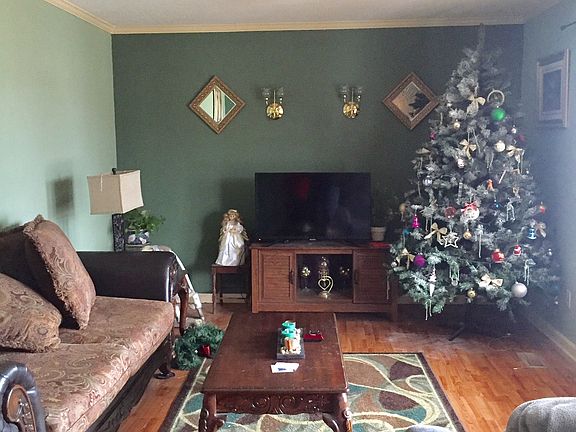 3rd image of 202 Milford Dr