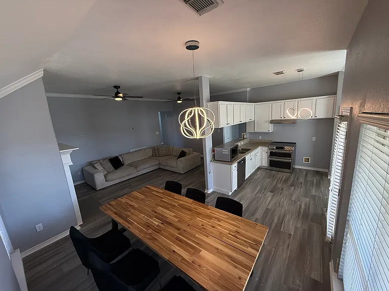218 Texas Ave — Photo 11