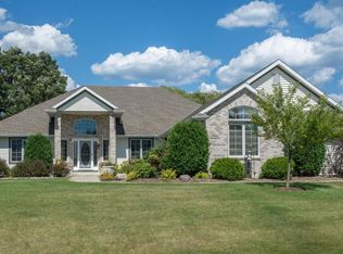 10346 S George Dr, Oak Creek, WI 53154