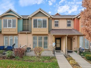 907 N Farmington Xing, Farmington, UT 84025