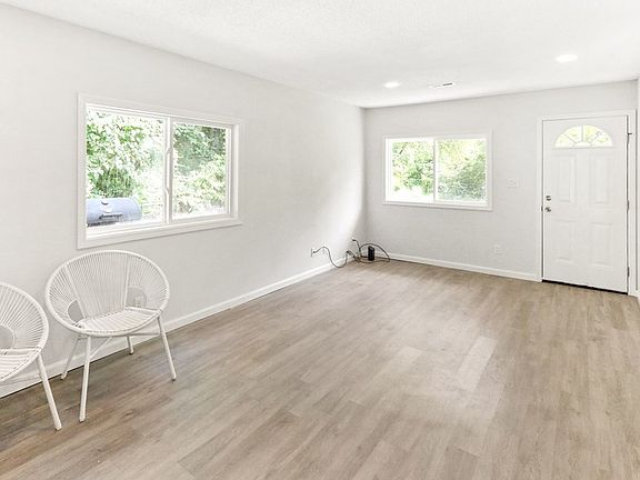 3rd image of 8521 Norris Ln