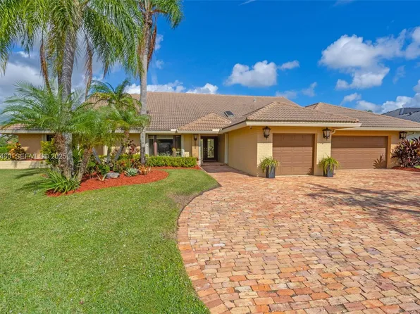 7840 NW 86th Ter, Tamarac, FL 33321