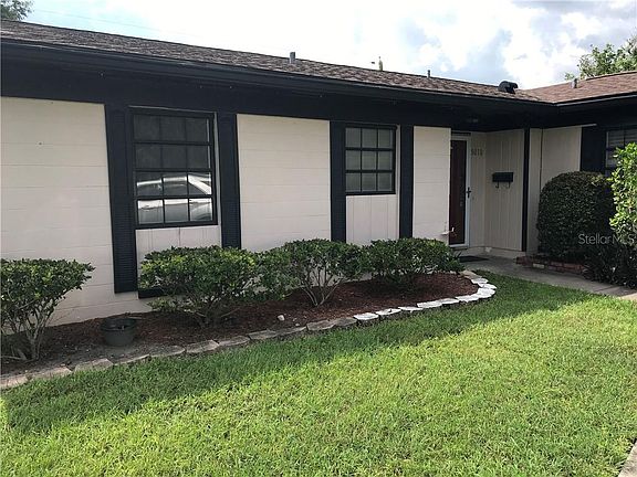 3rd image of 8010 Plantation Dr #1